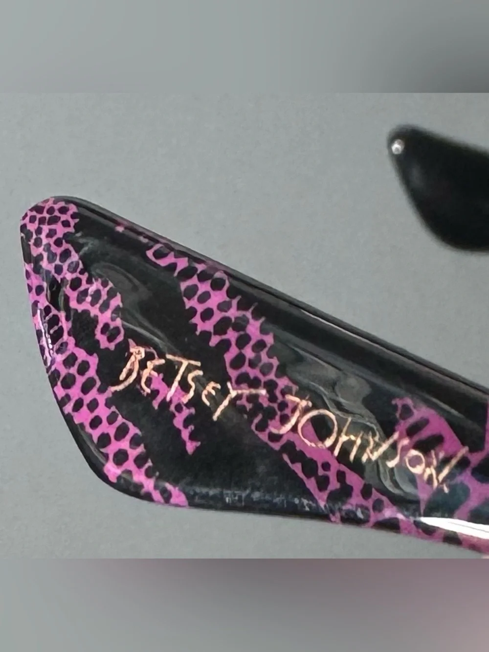 Betsey Johnson rectangular vibrant pink snake skin print Sunglasses animal